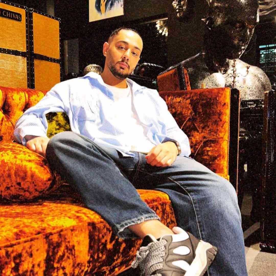 نوان و همسرش نوان و همسرش