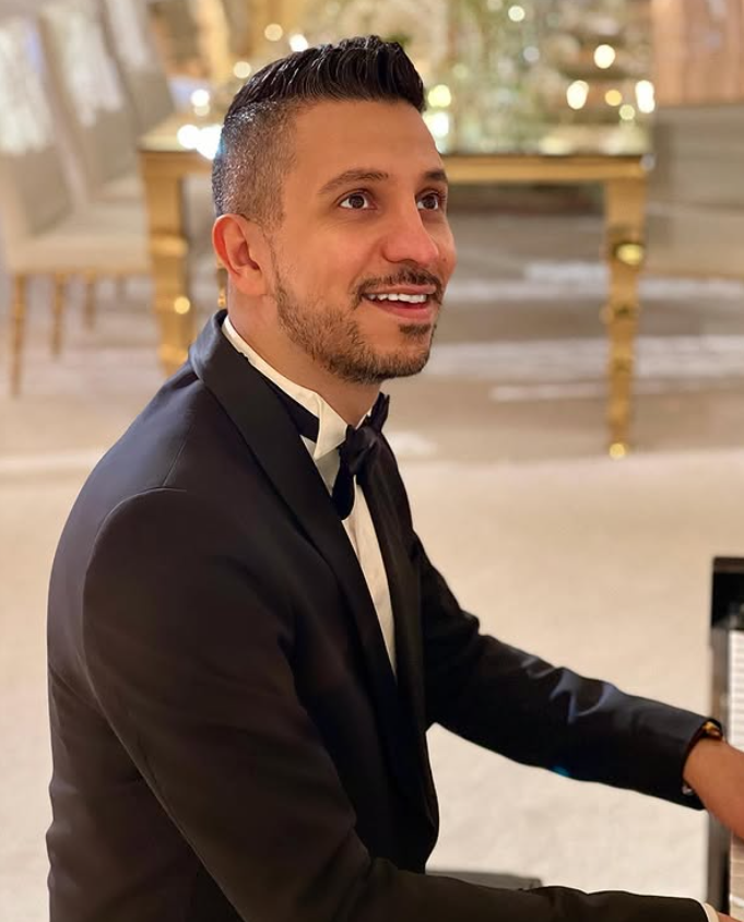 عکس کامیار پیانو