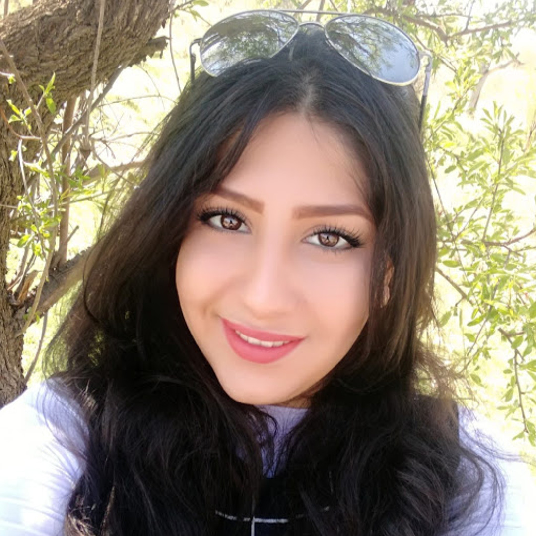 عکس سارا نائینی برای کامپیوتر