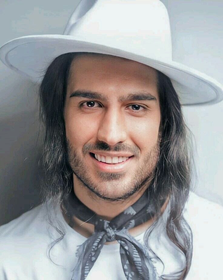 عکس روهام هادیان ماکان بند