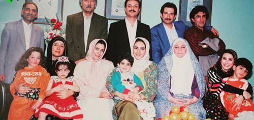 امین تارخ و همسرش و فرزندانش امین تارخ و همسرش و فرزندانش