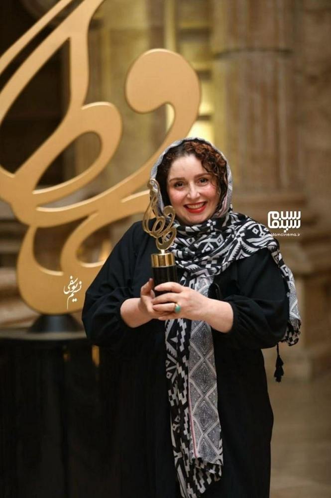 ژاله صامتی برنده جایزه بهترین زن سینما