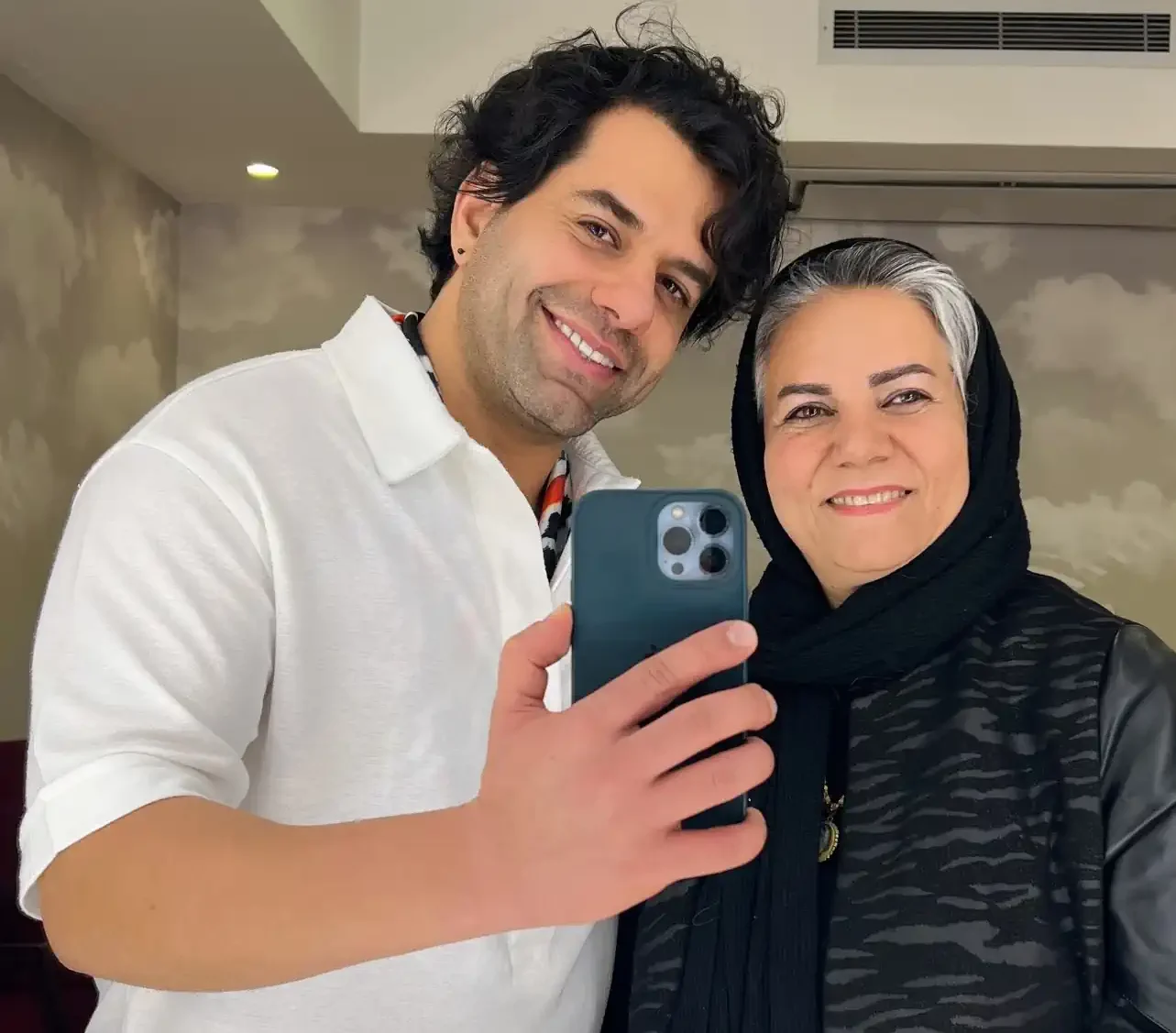 مادر رضا بهرام