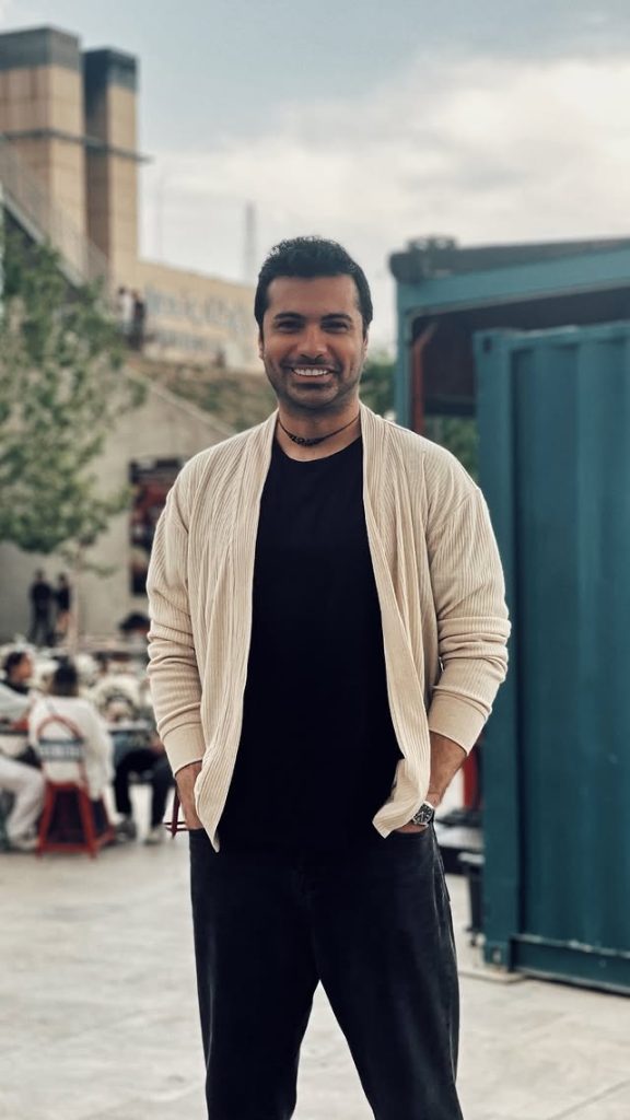 والپیپر امین قباد