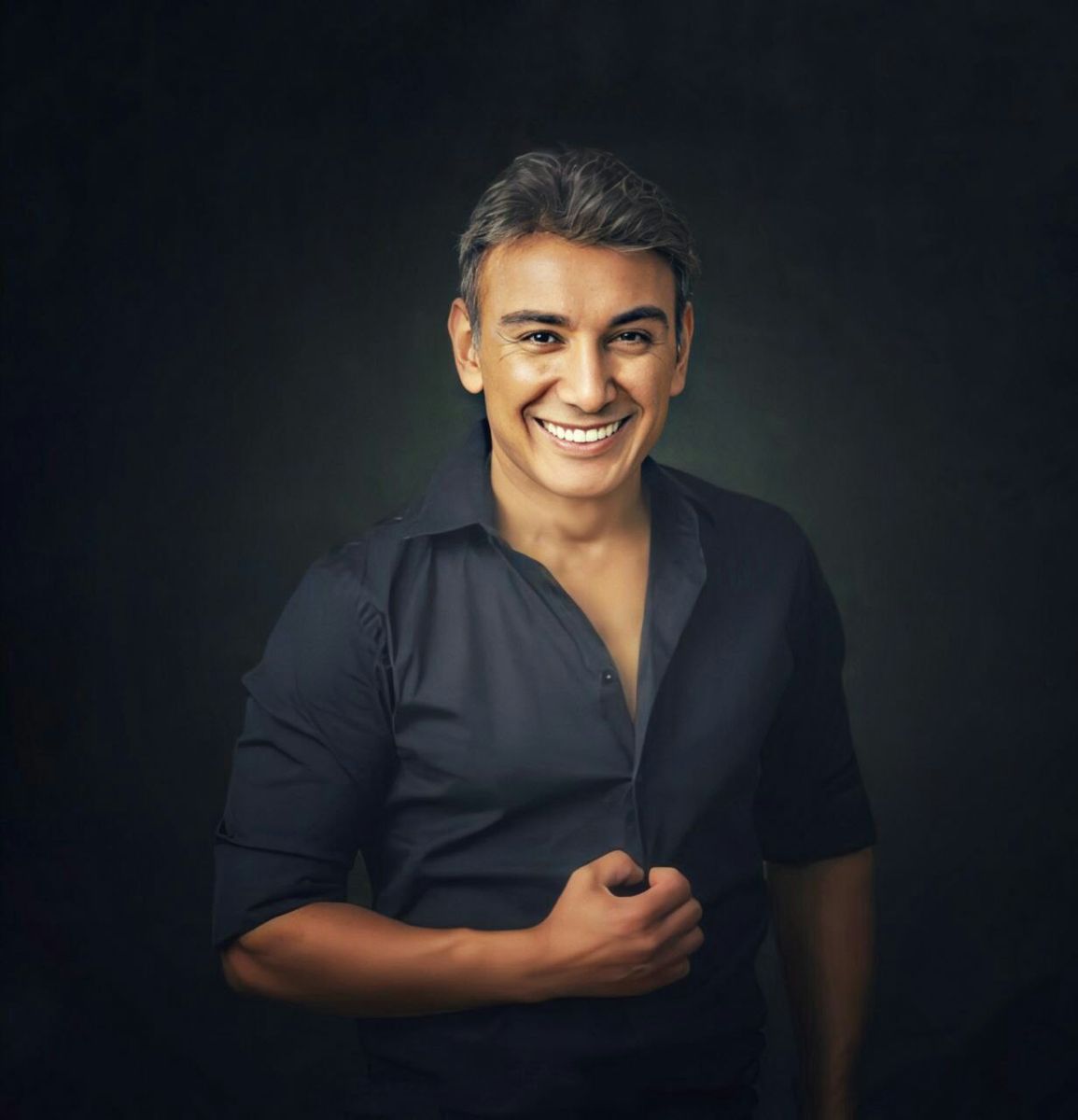 عکس شادمهر عقیلی برای کامپیوتر