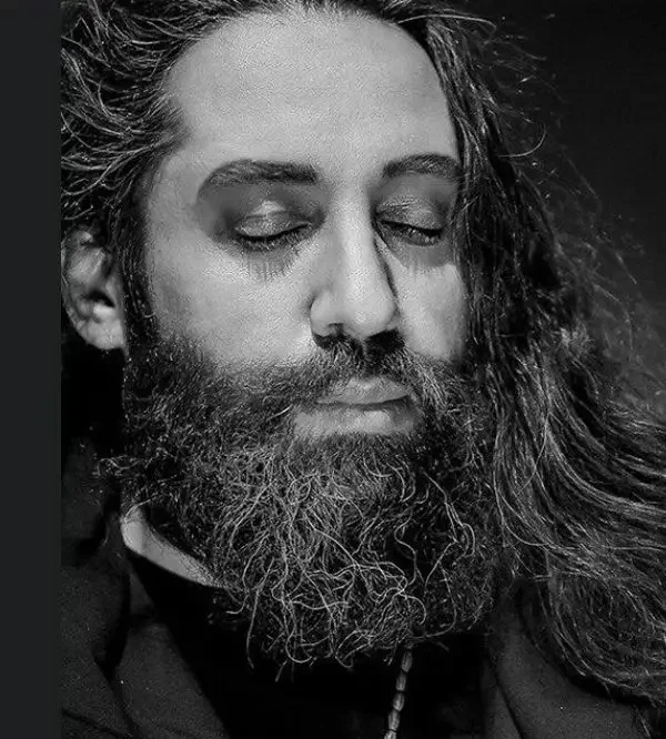 والپیپر روزبه نعمت‌الهی