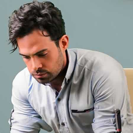 والپیپر ماهان بهرام‌خان