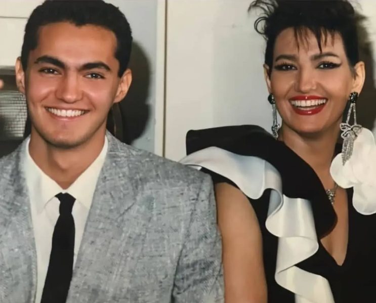 فتانه و پسرش فتانه و پسرش