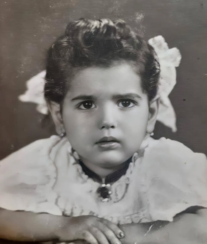 کودکی فتانه کودکی فتانه