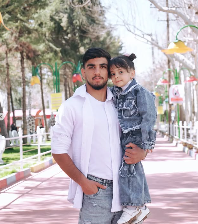 عکس محمدمهدی ممیوند کشتی گیر