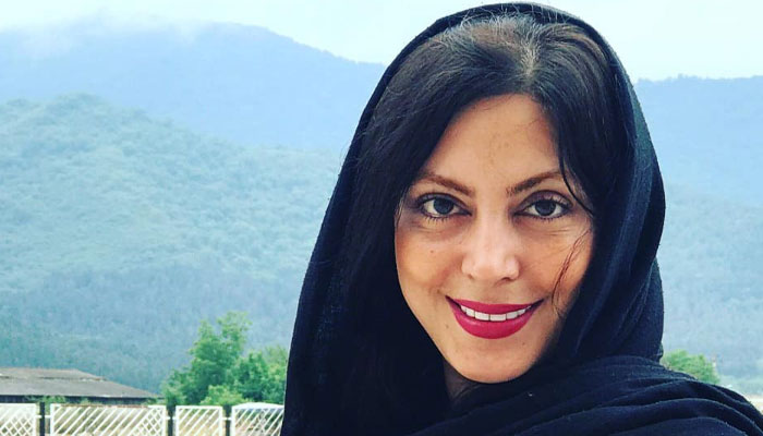 شروع فعالیت نیلوفر شهیدی شروع فعالیت نیلوفر شهیدی